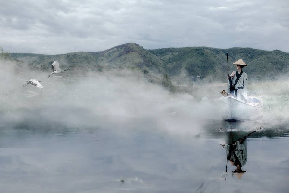 NHÂN SINH NHƯ KHÓI BỤI - THOÁNG CHỐC TRỞ THÀNH KHÔNG: