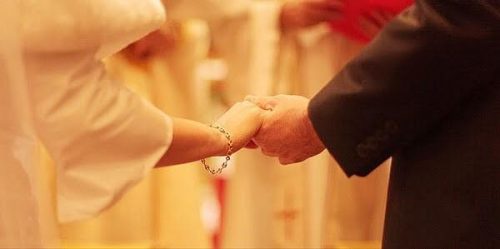 VÌ NỢ NHAU ĐIỀU NÀY NÊN KIẾP NÀY CÁC ĐÔI MỚI TÌM THẤY NHAU VÀ TRỞ THÀNH VỢ CHỒNG